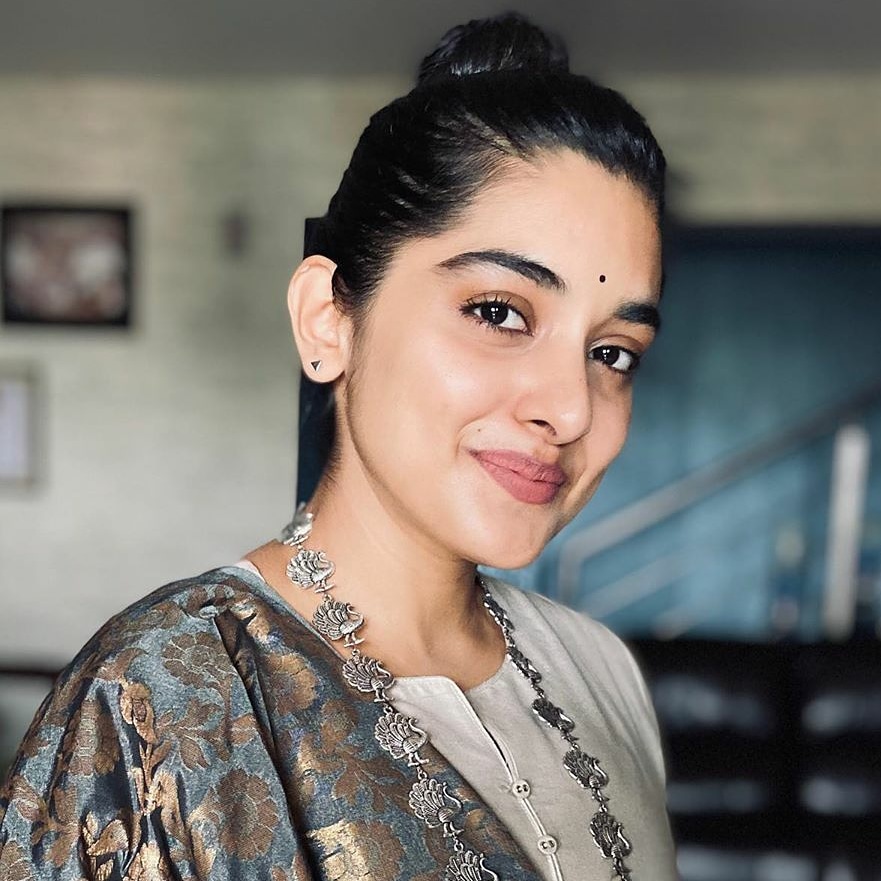 mymoviebazaarka's tweet photo. Gorgeous #Nivithathomas 😍👌💞

Follow @cinimall

#cinimall #southindianmovies #nivithathomas https://t.co/9kdZVjNYHf