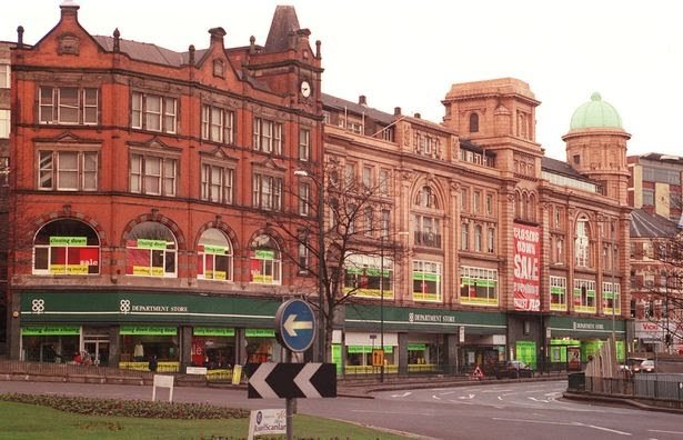 ronmanagernottm's tweet photo. 65. The Co-op
Ah. Like a palace half-remembered from childhood isn't it, mm?Haberdashery by the entrance and four floors of everything else of value known to mankind. But best of all, up the Art Deco stairs or one of the three pinging lifts to see the best Santa in town. https://t.co/ElBxPTmUut