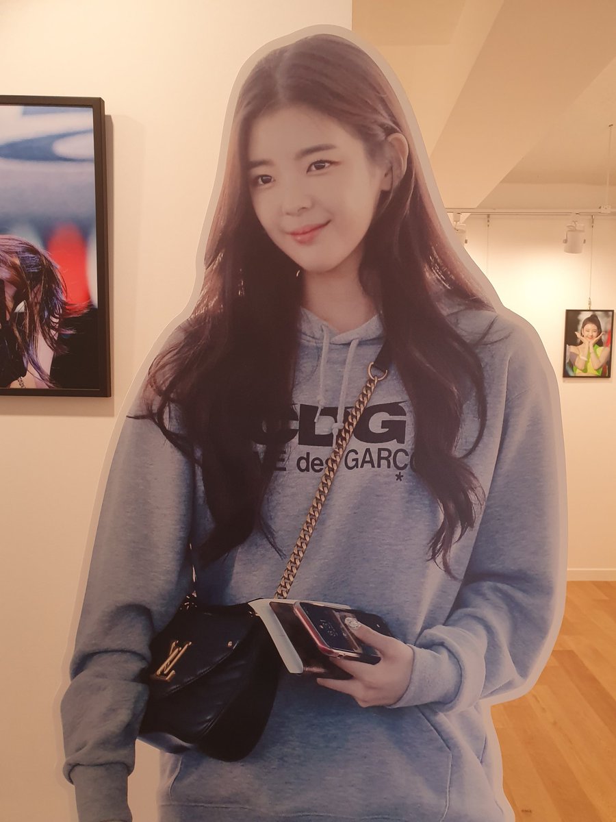 예쁘다 tweet media