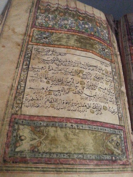 melfinans's tweet photo. Konya sahip ata cami müzesi sergilenen 
açıklamalı Kuran-ı Kerim
Manuscript The Holy #Quran by #SahibAta Vakıf Museum and Mosque, #Konya #Turkey @tarihikonya https://t.co/EmkLlAbE7v