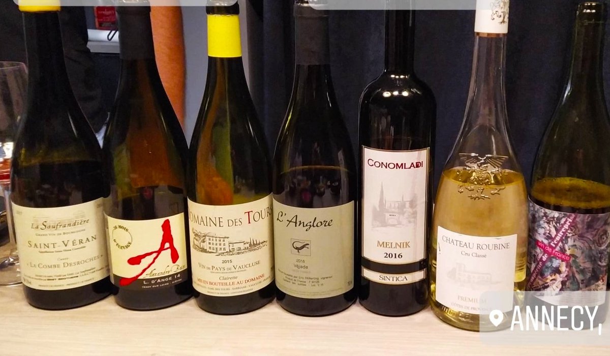brutdecuve's tweet photo. J'ai enfin pu découvrir le #Melnik de Bulgarie ! 
(@comagri on veut en savoir plus sur ce cépage 😉)
Line-up d'hier soir ! 😋 🍷
#AlexandreBain #Anglore #ChateaudesTours #DanielSage https://t.co/i0TRdKhUuM