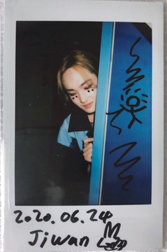 Nau & Jiwan Signed Polaroid (cr to  @YSMajJVHaTwxRMN nim)  https://twitter.com/YSMajJVHaTwxRMN/status/1285411936075579393