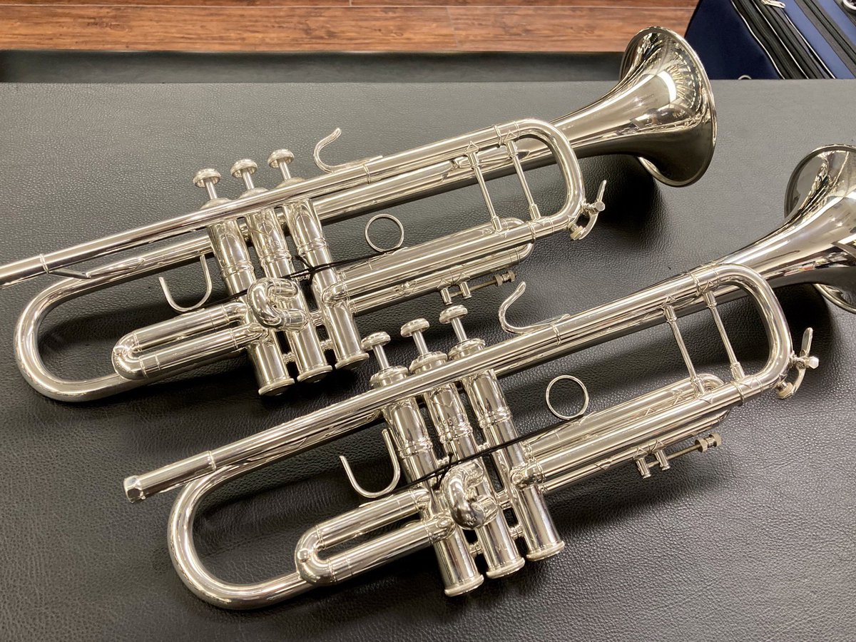 大久保管楽器店 出番の少ない楽器買取ります トランペット入荷 バックのトランペット 34万番と39万番が入荷 スタンダードな180ml37spの仕様です 近い年代でもキャラクターがそれぞれ異なるのがバックの面白いところ これらのバックはどうか ぜひ 大久保管楽器店 出番の少ない楽器買取ります トランペット入荷 バックのトランペット 34万番と39万番が入荷 スタンダードな180ml37spの仕様です 近い年代でもキャラクターがそれぞれ異なるのがバックの面白いところ これらのバックはどうか ぜひ