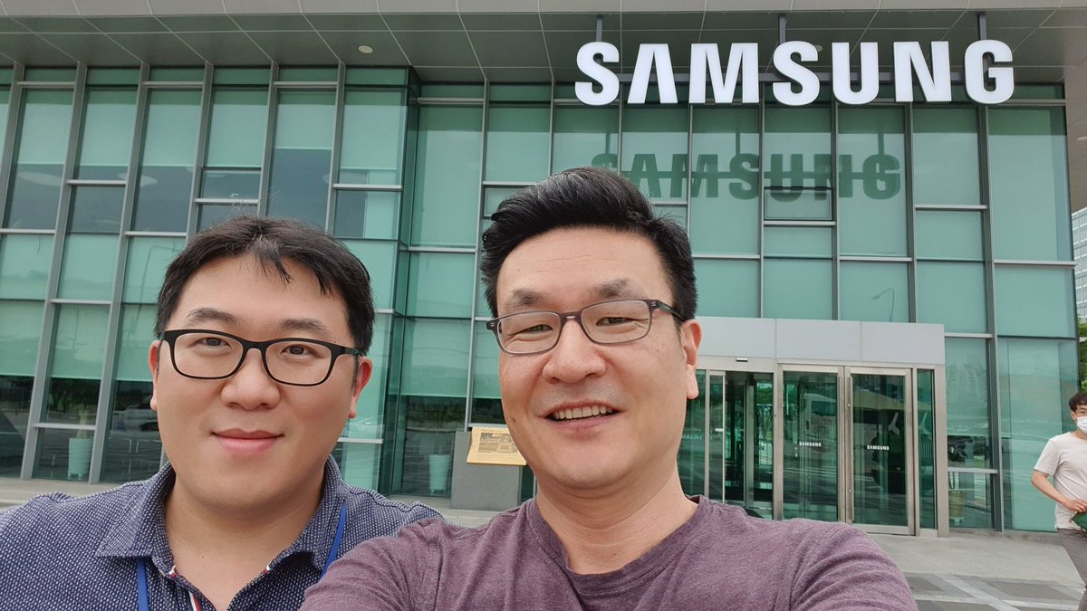 Hun and myself at Samsung HQ today for workshop. #Blocko #Aergo