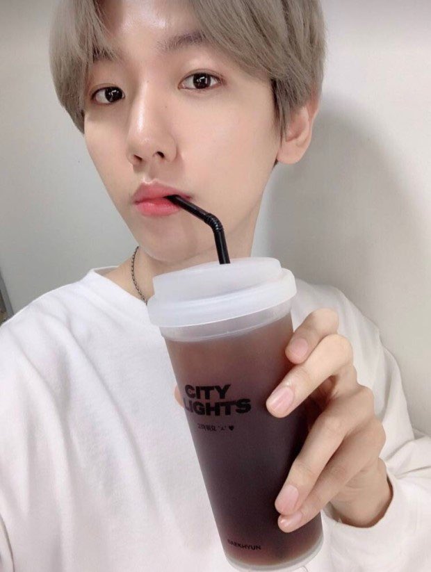 UnnieJjangKshop's tweet photo. [PH GO | PRE-ORDER]

BYUN BAEKHYUN - CITY LIGHTS REUSABLE CUP by 
@UsGooods
PRICE: ₱350 (BASE PRICE)

DOO: JULY 25
DOP: JULY 31
ETA: NORMAL ETA
FORM: https://t.co/KgUBevrC8L
#UJK_GO https://t.co/P4iBAQEnaZ