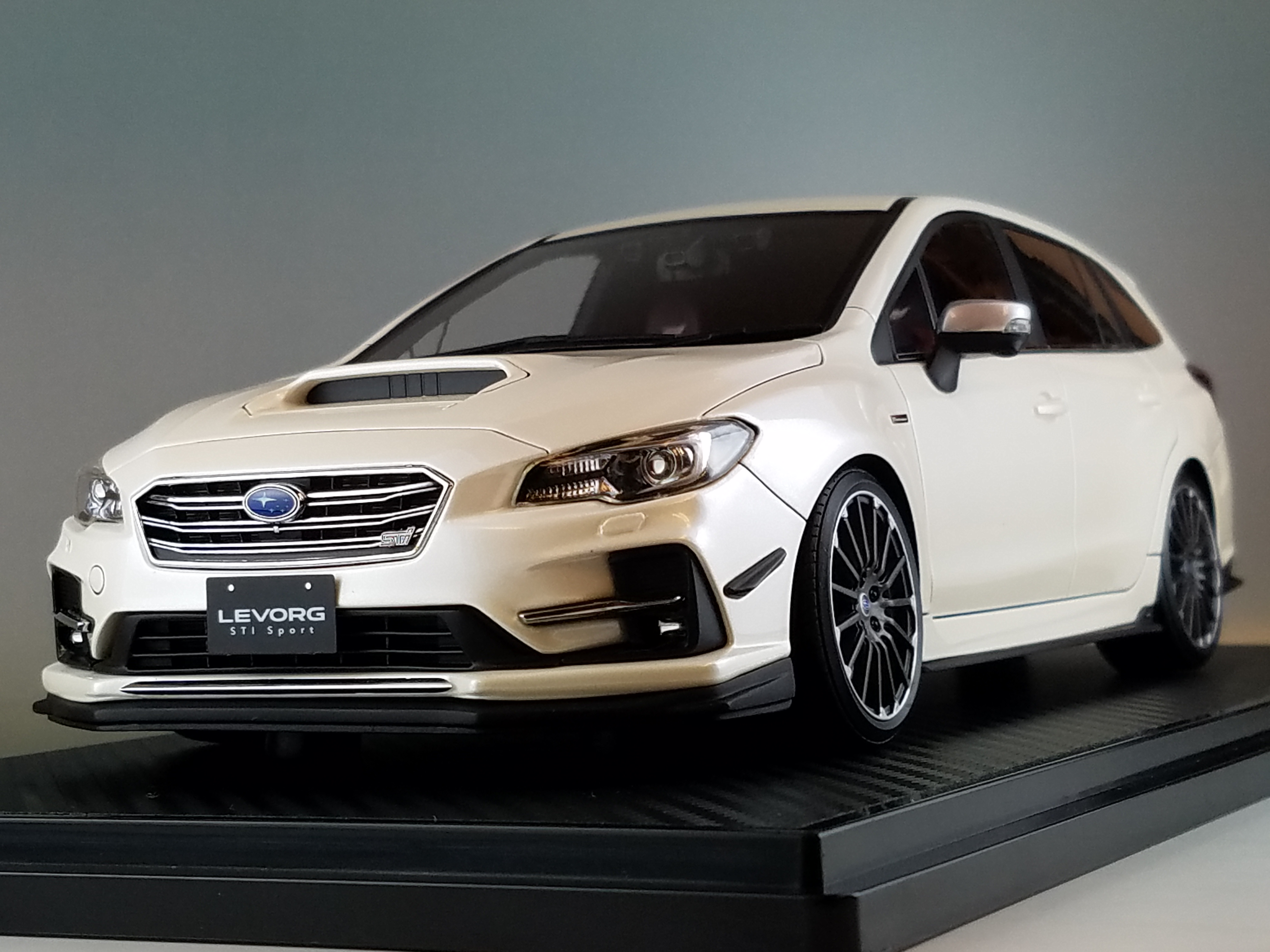 イグニッションモデル 1/18 スバル レヴォーグ VMG 2.0STI