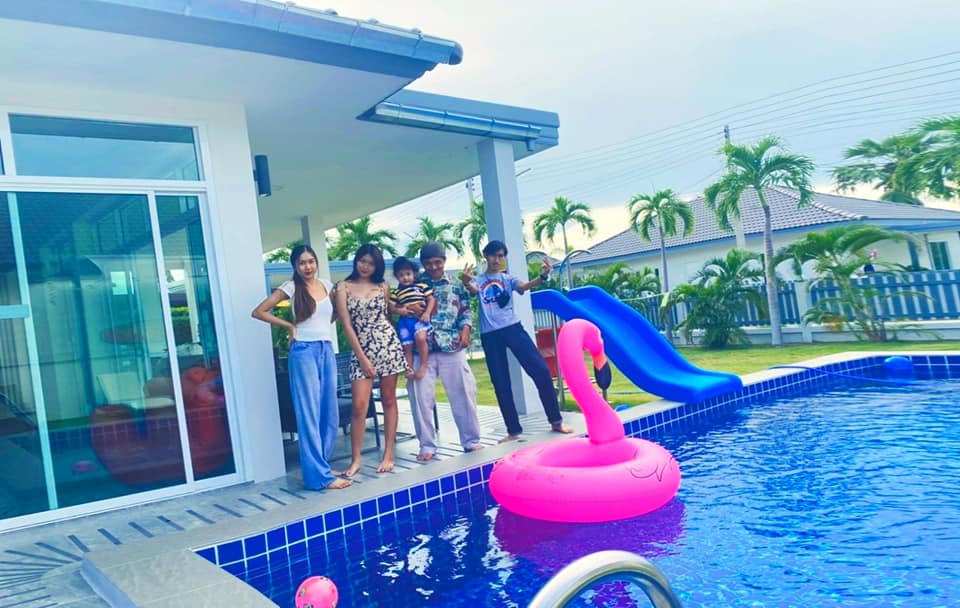 CoconutPool's tweet image. 25-27มิ.ย.63
อ่ะลูกค้าวีไอพีเรามาและ😁 จัดไป2คืนพักผ่อนเบาๆเพลินๆยาวไป💃#coconutmelonpoolvilla #chaam #Thailand