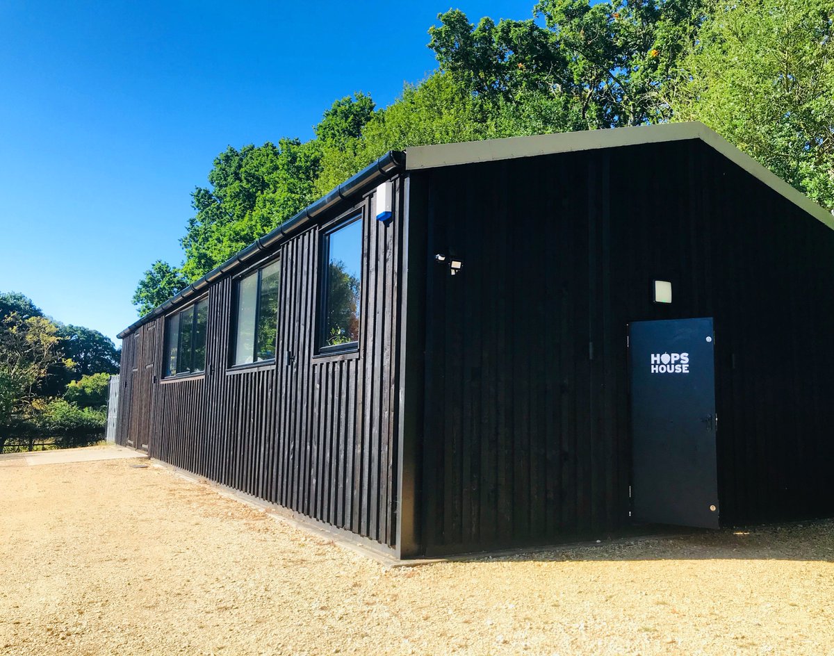 PIGBEERCO's tweet photo. Something’s brewing (follow us here & in Stories to witness the process)
.
.
.
#PIGBeerLife #craftbrewery #supportlocal #brewery #hampshirebeer #beer #ipa #newforest #drinklocal #brockenhurst #craftbeeruk https://t.co/POCjrnTiWf