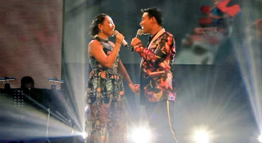KeRiBellesOFC's tweet photo. Kaya't Anong Swerte Ko X Kahit Man Lang Sa Pangarap (MY SPECIAL LOVE #BoBreyinCONCERT)
----
Link:
➡️ https://t.co/bj4ElgNF3l
----
#KenChan #RitaDaniela #RitKen https://t.co/SxKaZnAW7W