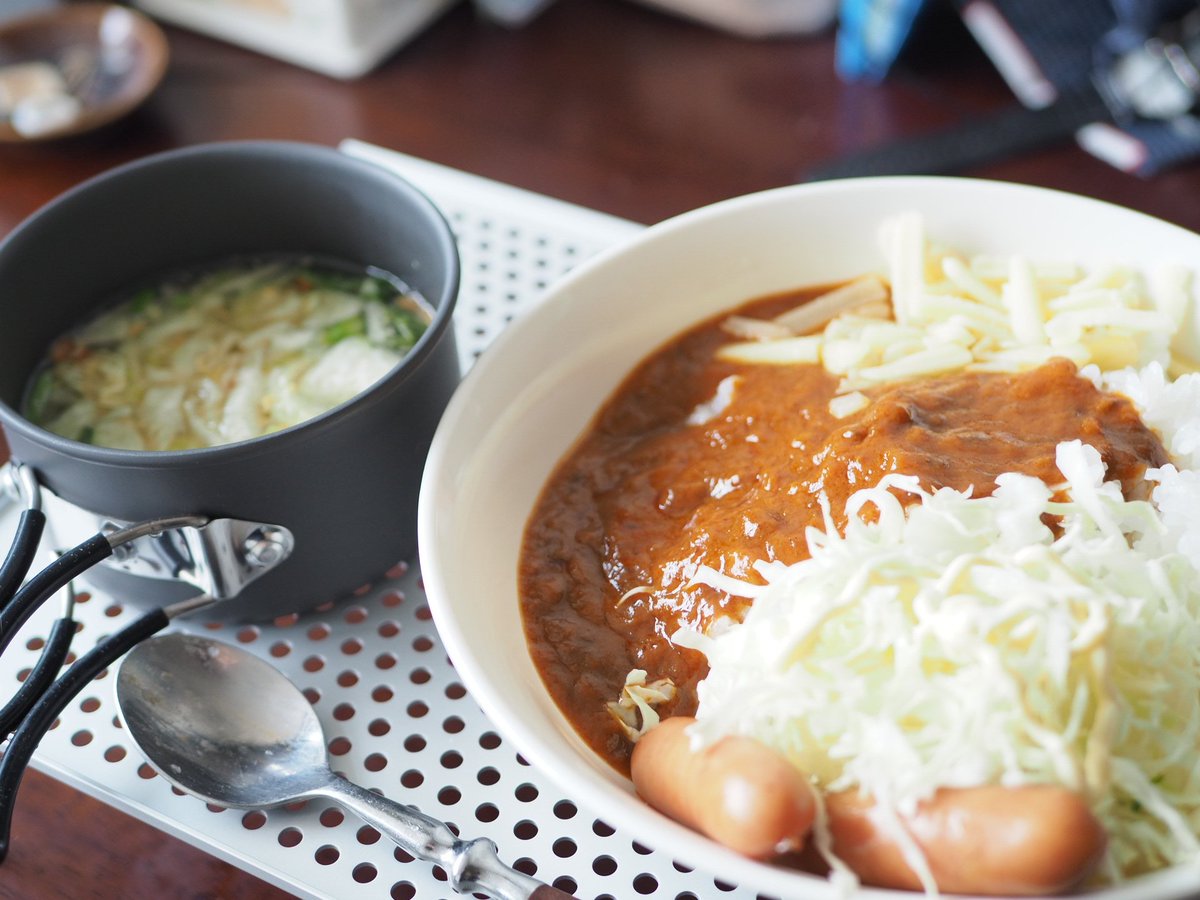 Kizkiz على تويتر いなば缶詰のカレーを湯煎してワンプレートカレーランチ フリーズドライのスープ トマト味が効いてて変わった風味のカレーだった