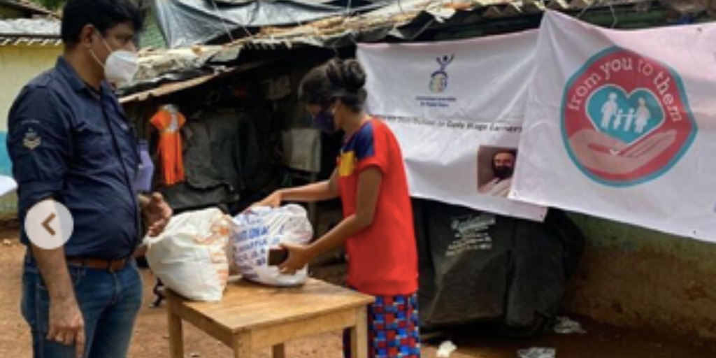 We have identified 800 families at Aarey Colony, Goregaon who are #Adivasis, #migrants and #dailywageworkers. #Families adopted so far have already received their first round of kits, with the second round ready to go out soon. 
Get involved and #AdoptAFamily today! 
#FromU2them