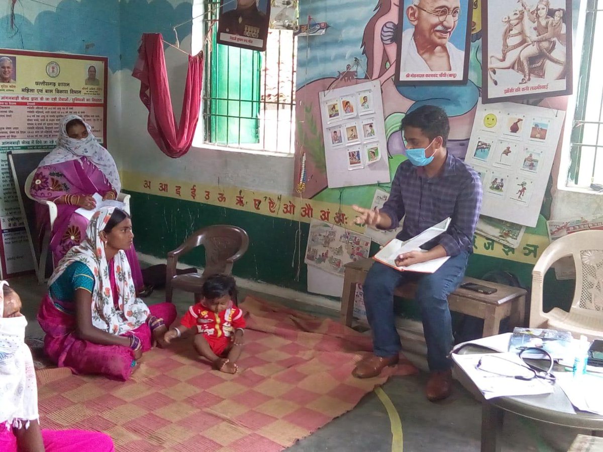 SPreraks's tweet photo. Snapshots: #Immunisation session and Shishu Sanrakshan Maah (SSM) at AWCs in Rajnandgaon Dist., Chhattisgarh. Health workers &amp; SBP also interacted with lactating &amp; #pregnant mothers to understand their diet habits regarding food diversity, quantity &amp; frequency. https://t.co/VmA7wME5IR