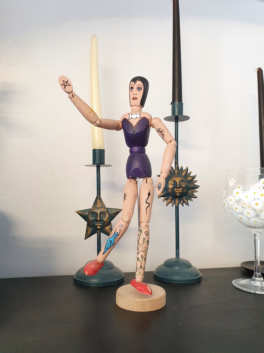 wildseawitch's tweet image. etsy.com/uk/shop/wildse… #letspulltogether #witches #womaninbizhour #EarlyBiz #twda #twda