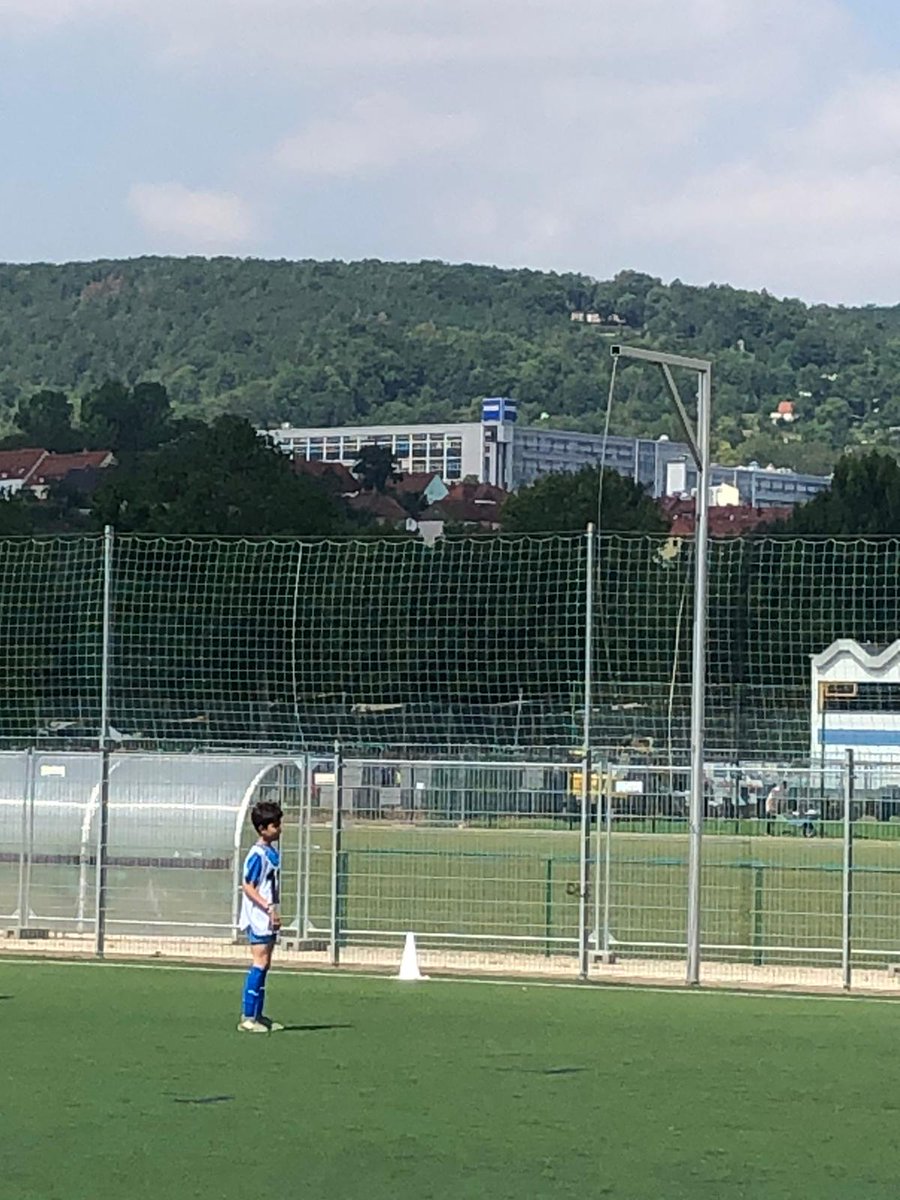 kickid_official's tweet photo. Ein intensiver Tracking-Tag bei der @fccarlzeissjena Fußballschule geht zu Ende. Von ingesamt 70 Spielerinnen und Spieler haben wie im 5v5 die #Positionsdaten erfasst. Nächster Schritt: Analyse der #Performance und Ausgabe des individuellen Scores. #tracking #visible #scorecard https://t.co/JkZyG5aIc3