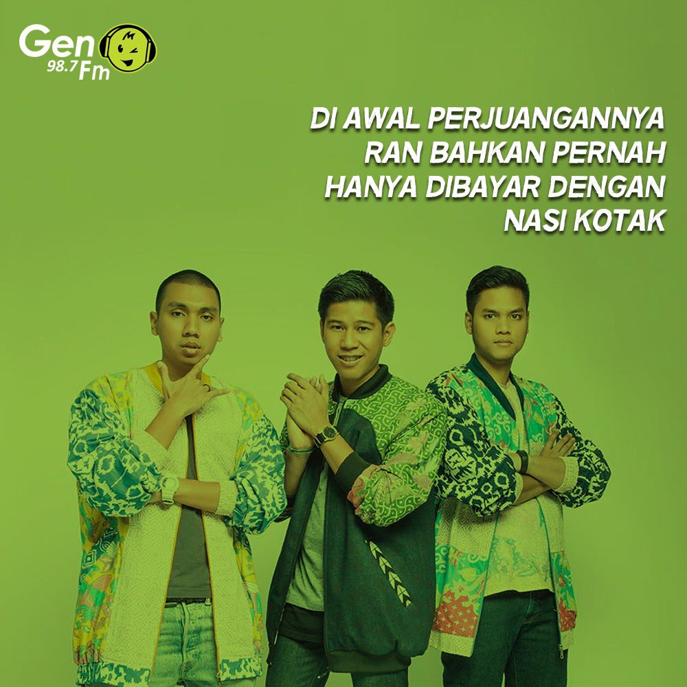gen987fm's tweet photo. Perjuangan @ranforyourlife untuk menjadi kayak sekarang ternyata gak gampang, Sobat GEN!
_
Wah, siapa yang udah suka sama RAN dari lagu 'Pandangan Pertama'? Terus lagu favorit RAN kamu apa?
_
#KataGenero #genampol #nampol https://t.co/MbwweeporA