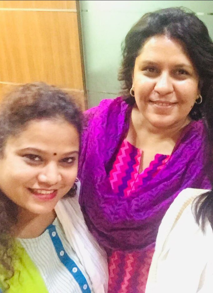lenijadhav's tweet photo. These two ladies are inspiring us many in @INCIndia . What command on language, clarity of thought and fearless attitude, take a bow @NayakRagini and @SupriyaShrinate looking forward to your debates where you show the rightwingers their place. https://t.co/rq8B4mOY0e