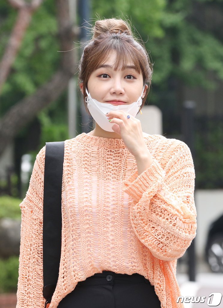meungupdates's tweet photo. 200721 Eunji on her way to Sketchbook

🐶🐶🐶🐶

#정은지 https://t.co/Dwzq7xFPqH