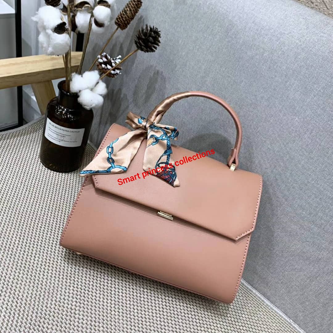 SmartPrincess18's tweet photo. 💥Tripple partitioned handbags
💥High quality 👌
💥ksh 2,500
💥📞0713830861
💥Free delivery within Nairobi CBD
💥We deliver country wide 🇰🇪
#handbags #classybag #qualitybags #nairobi #nairobifashion #fancybags #handbagsforsale #smartprincess #nairobikenya #nairobifinest https://t.co/yvyuCcBEKp