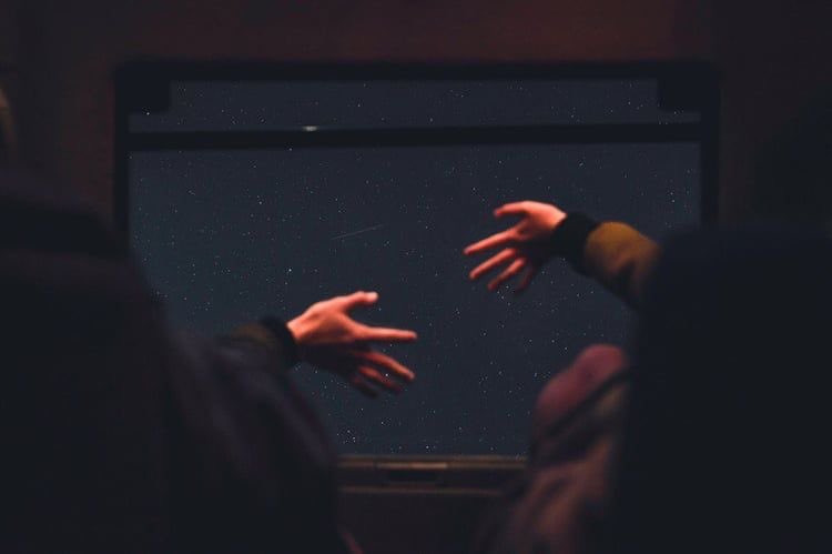 Han9393's tweet photo. 𝚃𝙷𝙴 𝙿𝙴𝚁𝚂𝙾𝙽 𝚆𝙷𝙾 𝙼𝙰𝙳𝙴 𝙼𝙴 𝙷𝙰𝙿𝙿𝚈, 
𝙸𝚂 𝚃𝙷𝙴 𝚁𝙴𝙰𝚂𝙾𝙽 𝚆𝙷𝚈 𝙸’𝙼 𝚂𝙰𝙳 𝚁𝙸𝙶𝙷𝚃 𝙽𝙾𝚆. https://t.co/hb3EH2Rsm3
