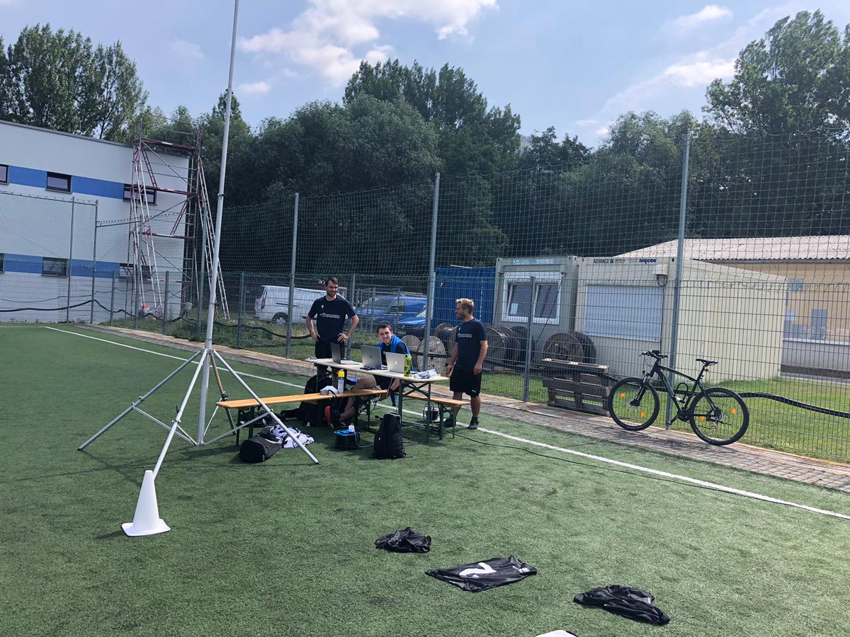 kickid_official's tweet photo. Ein intensiver Tracking-Tag bei der @fccarlzeissjena Fußballschule geht zu Ende. Von ingesamt 70 Spielerinnen und Spieler haben wie im 5v5 die #Positionsdaten erfasst. Nächster Schritt: Analyse der #Performance und Ausgabe des individuellen Scores. #tracking #visible #scorecard https://t.co/JkZyG5aIc3