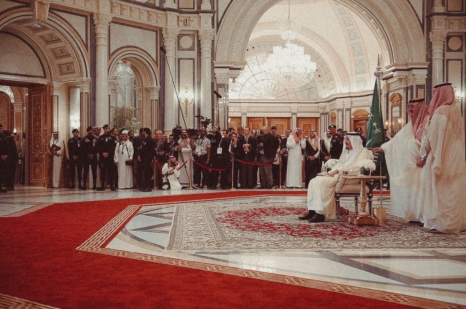 K_binmzeed's tweet photo. يحفظ الله حاكم الدار زيزوم الرجال 
جعل ربي يجعله بين ( اجر و عافية )  #الملك_سلمان https://t.co/29cdCIzEs5