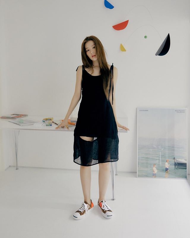 KSGUpdates's tweet photo. 200721 seulstagram Update #슬기 #SEULGI  #레드벨벳 #RedVelvet @RVsmtown

"#Converse
#.Converse
@.converse_kr"

https://t.co/RYyvZBNVIn https://t.co/LARCTniImZ