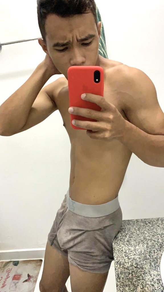 JefferBastidas's tweet photo. Nada más rico que tener una compañera con quien terminar haciéndolo en la ducha 🔥💦🍑🍯
.
.
.
#travel #sexo #travelgram #instatravel #travelling #travelblogger #instagood #like4like #instalike #flow4flow #instagram #instalike4like #photography #men #sex #sexy #love #fashion https://t.co/46LYAQDmFr