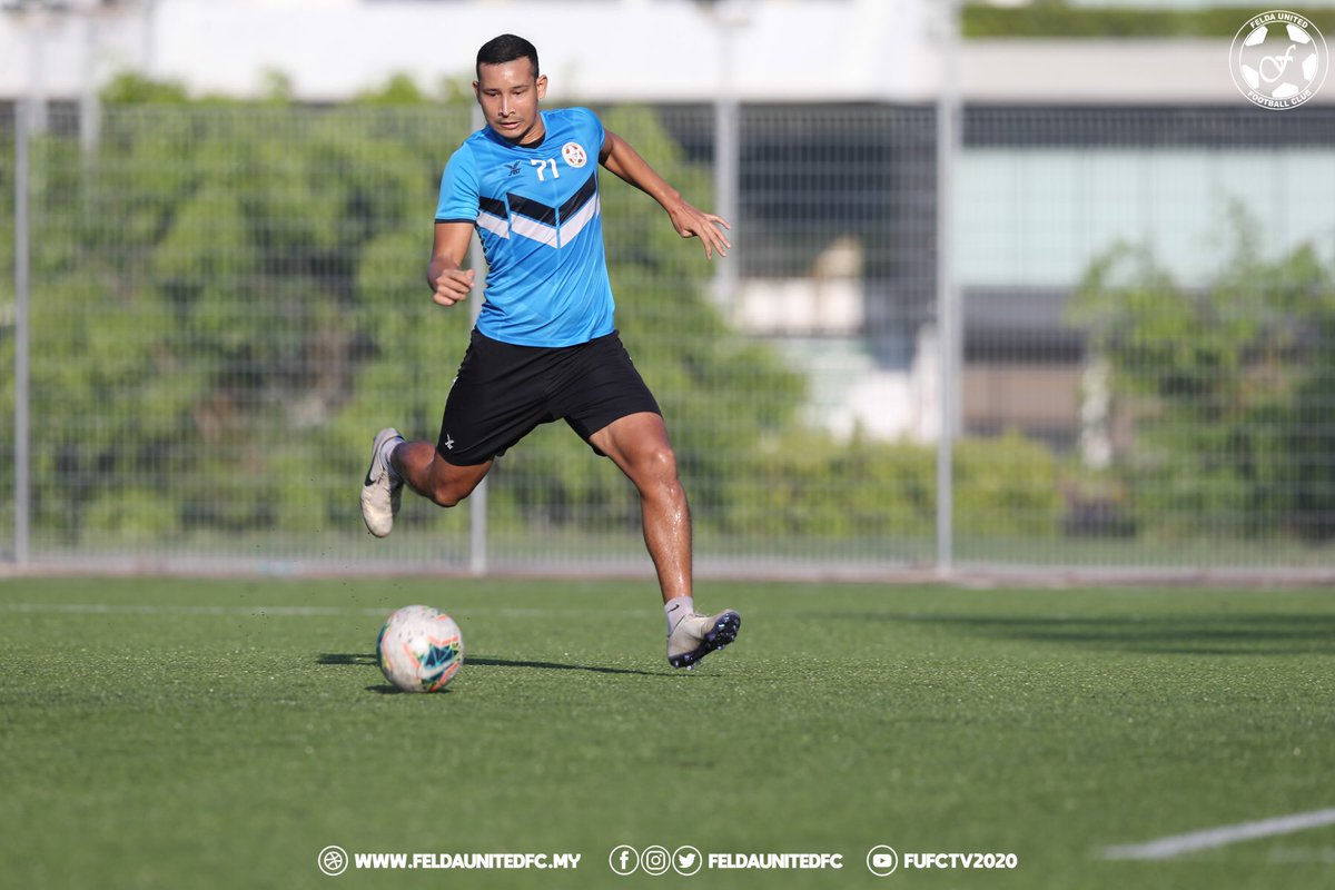 feldaunitedfc's tweet photo. #feldaunited #felda #tmcb #grandborneo #fbt #razdegroup #msav #cgre #dsaji #m150 #dmart #hotelserimalaysia #hijra #mokdeikanbakar #atfsportstaping #uitm #usim #wearethefighters https://t.co/0w02gVvoas