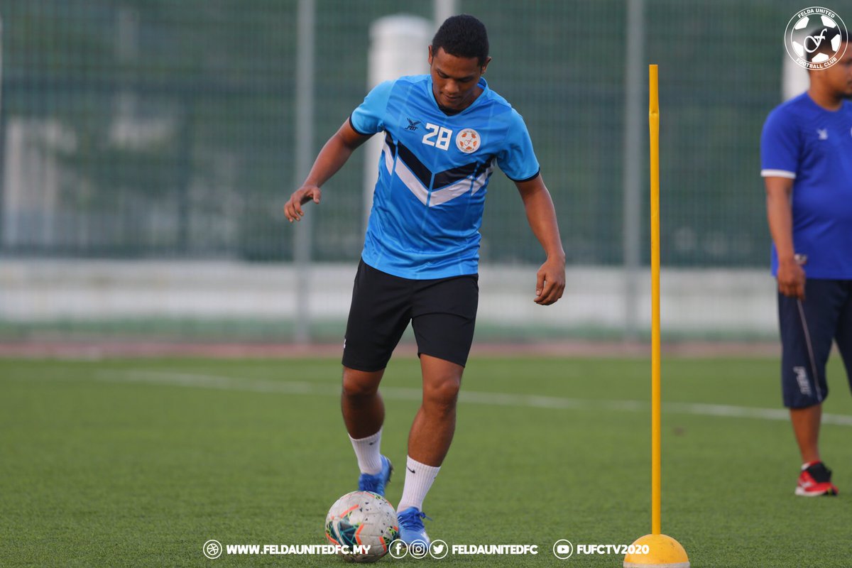 feldaunitedfc's tweet photo. #feldaunited #felda #tmcb #grandborneo #fbt #razdegroup #msav #cgre #dsaji #m150 #dmart #hotelserimalaysia #hijra #mokdeikanbakar #atfsportstaping #uitm #usim #wearethefighters https://t.co/0w02gVvoas