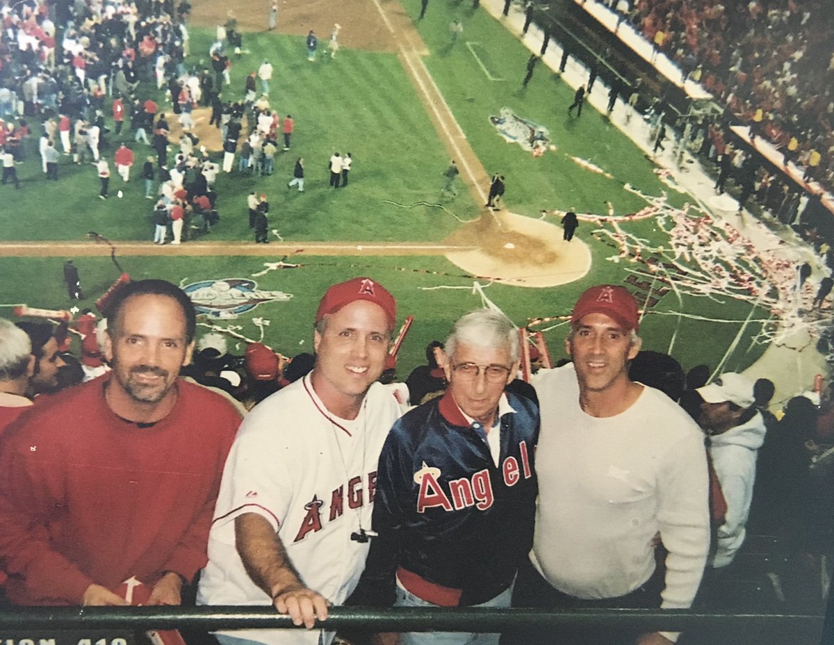 jackporter_jack's tweet photo. @Angels Game 7 - 2002 World Series https://t.co/AkdUylZkyQ