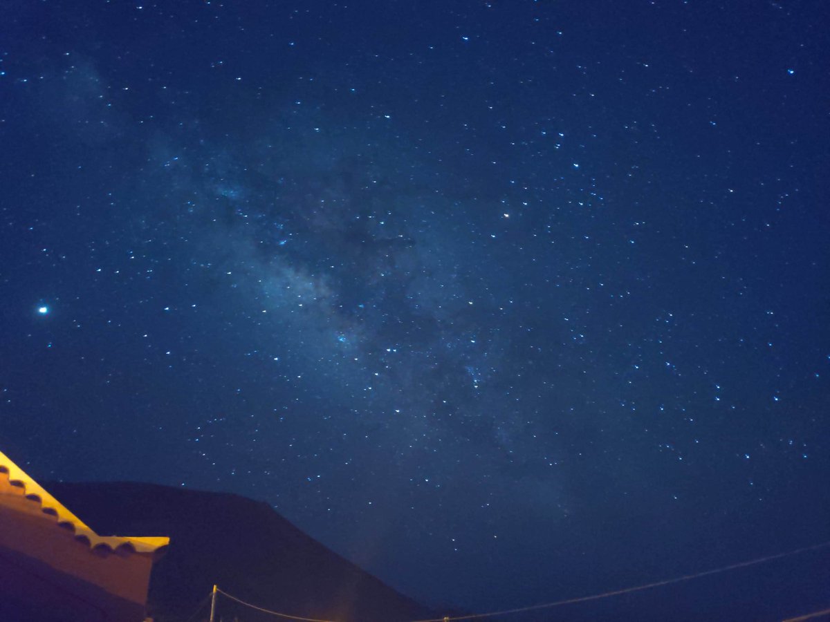 The Milky Way visible from La Palma without any special equipment 😱❤

#LaPalma #canaryislands #milkyway <a href="/visitalapalma/">Visit La Palma</a> <a href="/LaPalmaBiosfera/">La Palma Biosfera</a> #lascanarias #stars #fuencaliente