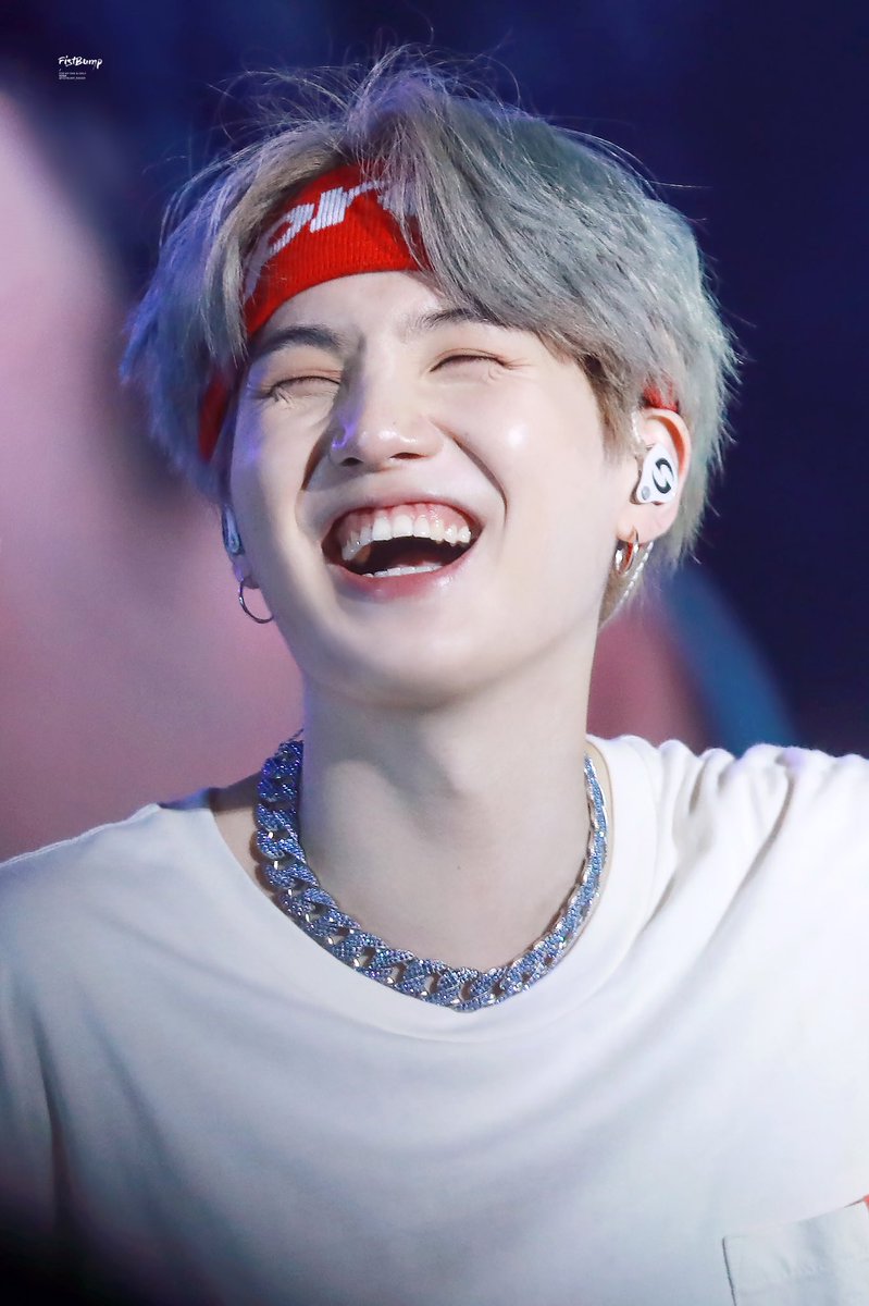 Min Yoongi Final + Gummy smile #MTVHottest Bts  @BTS_twt