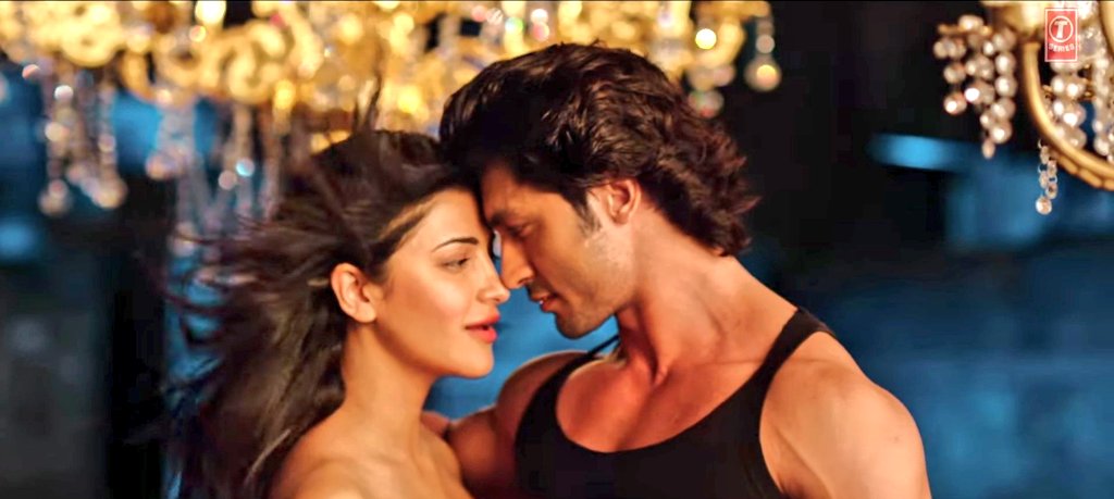 Bollylover7's tweet photo. #Bhedi song from #Yaara is #Passionate #Rommantic #Song 👍 Sung by #AnkitTiwari.👇
https://t.co/vlLrZBtyY8
One more melodies song is #HarDafaa sung by @singer_shaan . this two songs I liked from the album. 👍
@shrutihaasan & @VidyutJammwal
🔥
#YaaraonZEE5 30 July. @ZEE5Premium https://t.co/lJkw47YDOW
