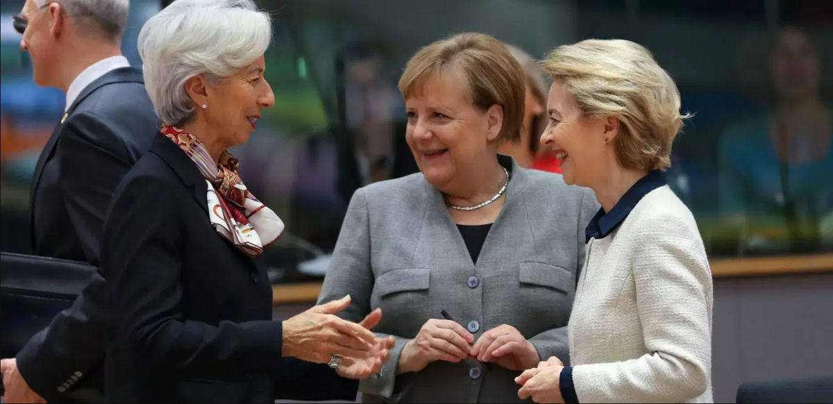 JamaisSansElles's tweet photo. #SommetEuropéen Jour historique pour l’Europe ! Ursula von der Leyen (Commission Européenne), Christine Lagarde (BCE), Angela Merkel, (Présidence de l’UE) trois femmes relancent l’Europe ! 🇪🇺 https://t.co/xHQdRU9ZMp v/ @sophie_javary #PlanDeRelanceEuropéen #EUCO #JamaisSansElles https://t.co/O9eCDRzT8r