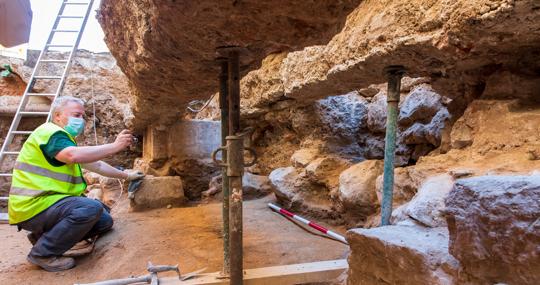 Los restos de “Red” Hugh O´Donell, histórico líder irlandés, se buscan en #Valladolid 💀🇮🇪 Desde principios de #junio una excavación arqueológica en la otrora Capilla de las Maravilla mantiene la esperanza de encontrar al “Cid” irlandés en #CastillayLeón <a href="/HISPANO_IRISH/">HISPANO-IRISH, SPain & IReland , meeting point</a> #Irish