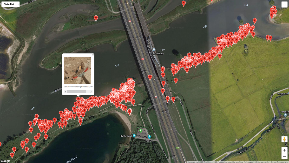 Lekjutter's tweet photo. Het Lekjutters Strandasbak uitgiftepunt is zojuist geopend.
Bronaanpak was nodig: de afgelopen anderhalve maand hebben onze vrijwilligers bijna 2400 peuken van de strandjes opgeraapt.
@GocleanD geweldig idee! #schonerivieren #plasticvrijerivieren
@5heerenlanden https://t.co/okri1jd7p9