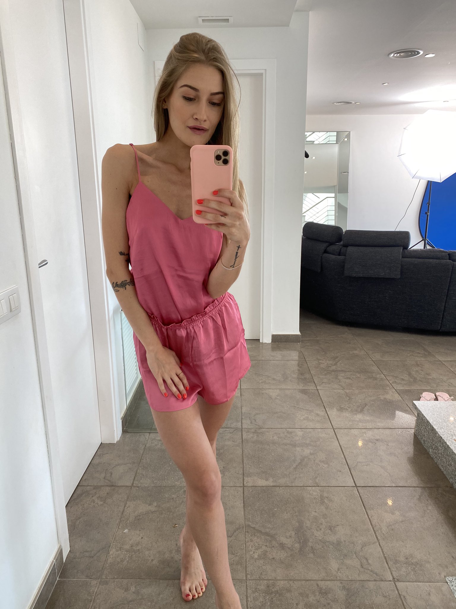 Letsdoeit. кали роуз. Lady dee hostel. Letsdoeit. Letsdoeit.