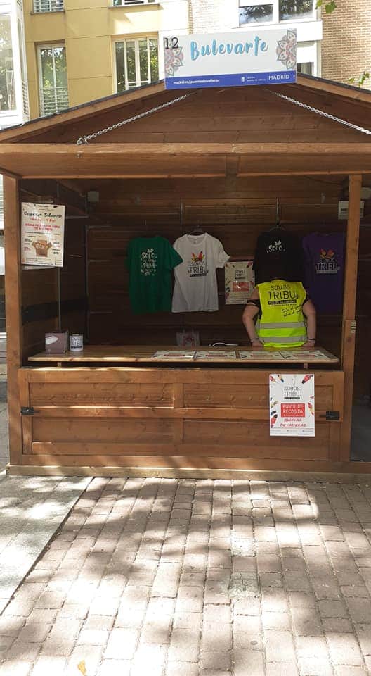 SomosTribuVK's tweet photo. 👏Caseta de Somos Tribu en Vallecas Bulevarte para la recogida de alimentos para las despensas. ✊

💪¡Nos vemos en el Bulevar! https://t.co/rxge0oTRrm