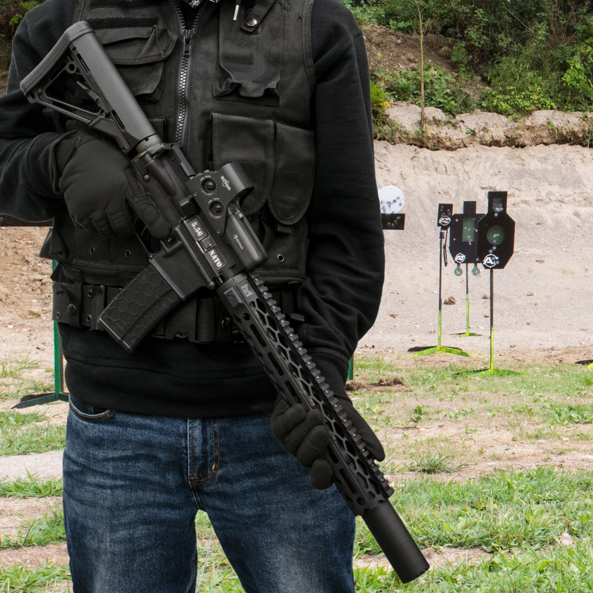 yhmachineco's tweet photo. The 5.56mm Turbo Integral Suppression System is going to make for an excellent range time plunked. Don’t you agree?
#yankeehillmachine #yankeehillsuppressor #pewpew #suppressor #suppressed #silencer #rangeday #taxstamp #taxstamptuesday #yhmturbo #silencingthecompetition https://t.co/lZdqBfkkCp