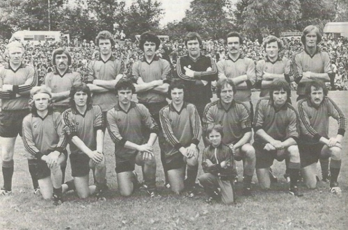 DownGAAMemories's tweet photo. 🗓️#OnThisDay in 1978 🔴🏐⚫️

Down beat Cavan 2-19 to 2-12 to win Ulster SFC.
 
In a close 1st half neither side could manage clear cut superiority. After Joe Byrne blasted home a 2nd half goal, Down were well on their way to a 9th title. ET McGivern's rocket goal wrapped it up. https://t.co/VuI94A4HSb