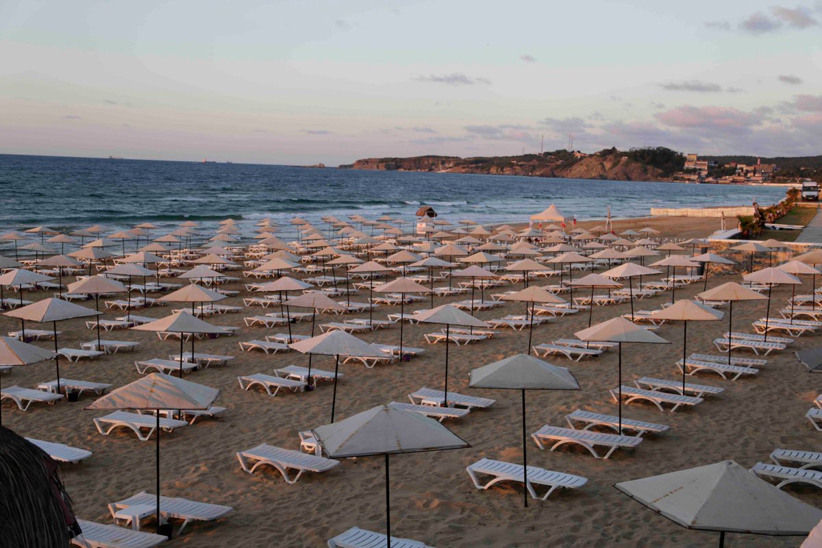 Open-air movie nights are held on weekends at Tırmata Beach in Kilyos until the end of September. Selected movies include NAİM, Ayla, Müslüm, and Yedinci Koğuşta Mucize. Tickets are available at biletinial.com.
