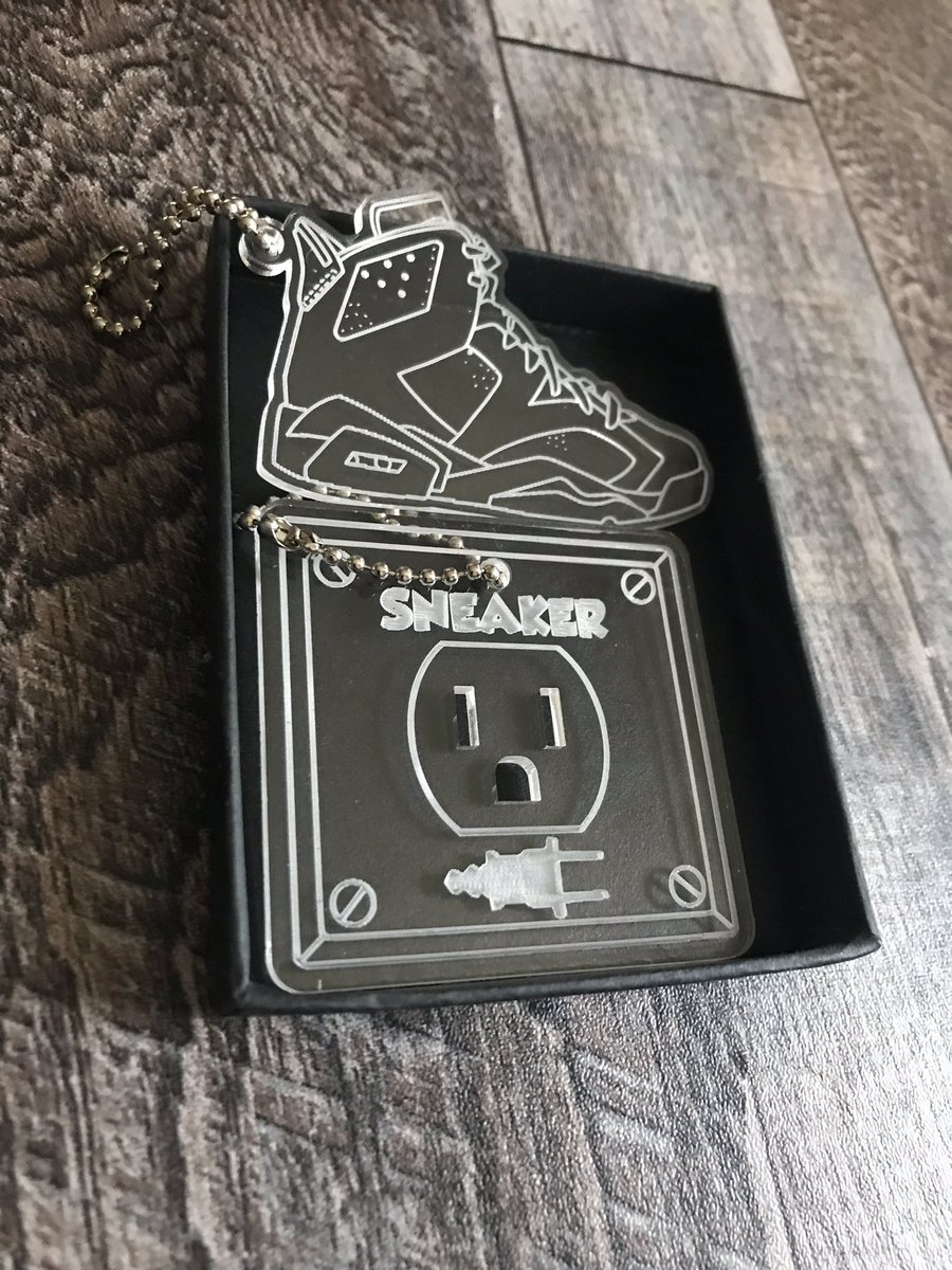waxxtoons's tweet photo. Need hang tags or keychains HMU https://t.co/KrcdoCAsLY https://t.co/RwsgNaZiXz
