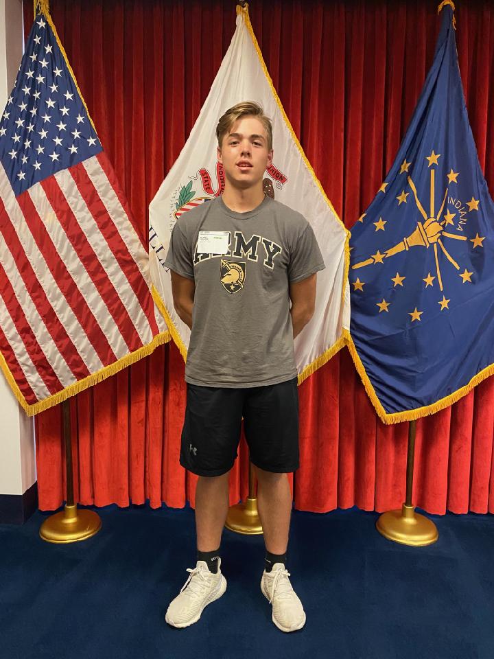BoylanBBball's tweet photo. Congratulations to Boylan senior Abe Voelker​​ on his enlistment in the U.S. Army National Guard! Go Titans https://t.co/yp6NMHllxh