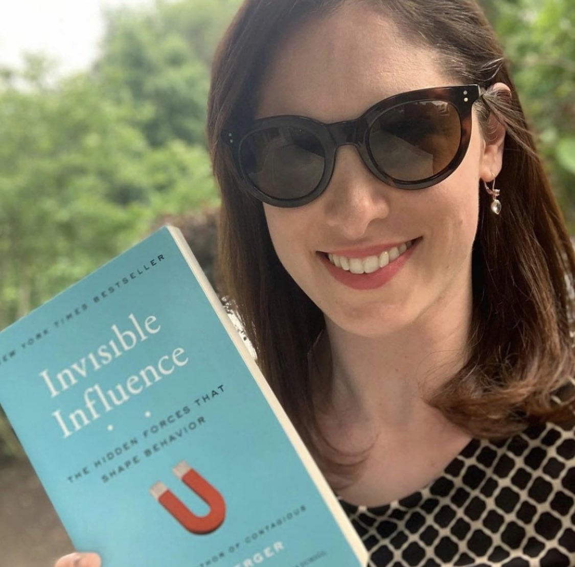 cantfightfuture's tweet photo. What are you reading this summer?⁠ 
.⁠
.⁠
.⁠
#reading #readinglist #bestbooks #bestbusinessbooks #selfimprovement #personalgrowth #learningmindset 
#readmorebooks #booklover #summerreading #mustread #reading #readinglist #books #coffeeandbooks #readingchallenge #goodreads https://t.co/qMD1lE3tgG