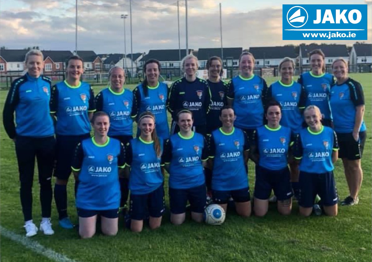 JAKOIreland's tweet photo. #terenurerangersfc women’s team photo. #standoutinacrowd #weareteam #jakoireland #jako #irishwomensfootball https://t.co/9fPirxDJeI