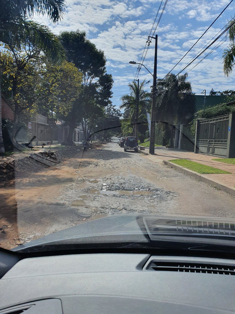 adolfobrudner's tweet photo. @oscarodriguezpy Nenecho sera que por favor pueden arreglar el empedrado de la calle Dr. Ricardo Odriozola ahora que al fin la @EssapSA esta cambiando los caños. https://t.co/TDPiv8KJSD