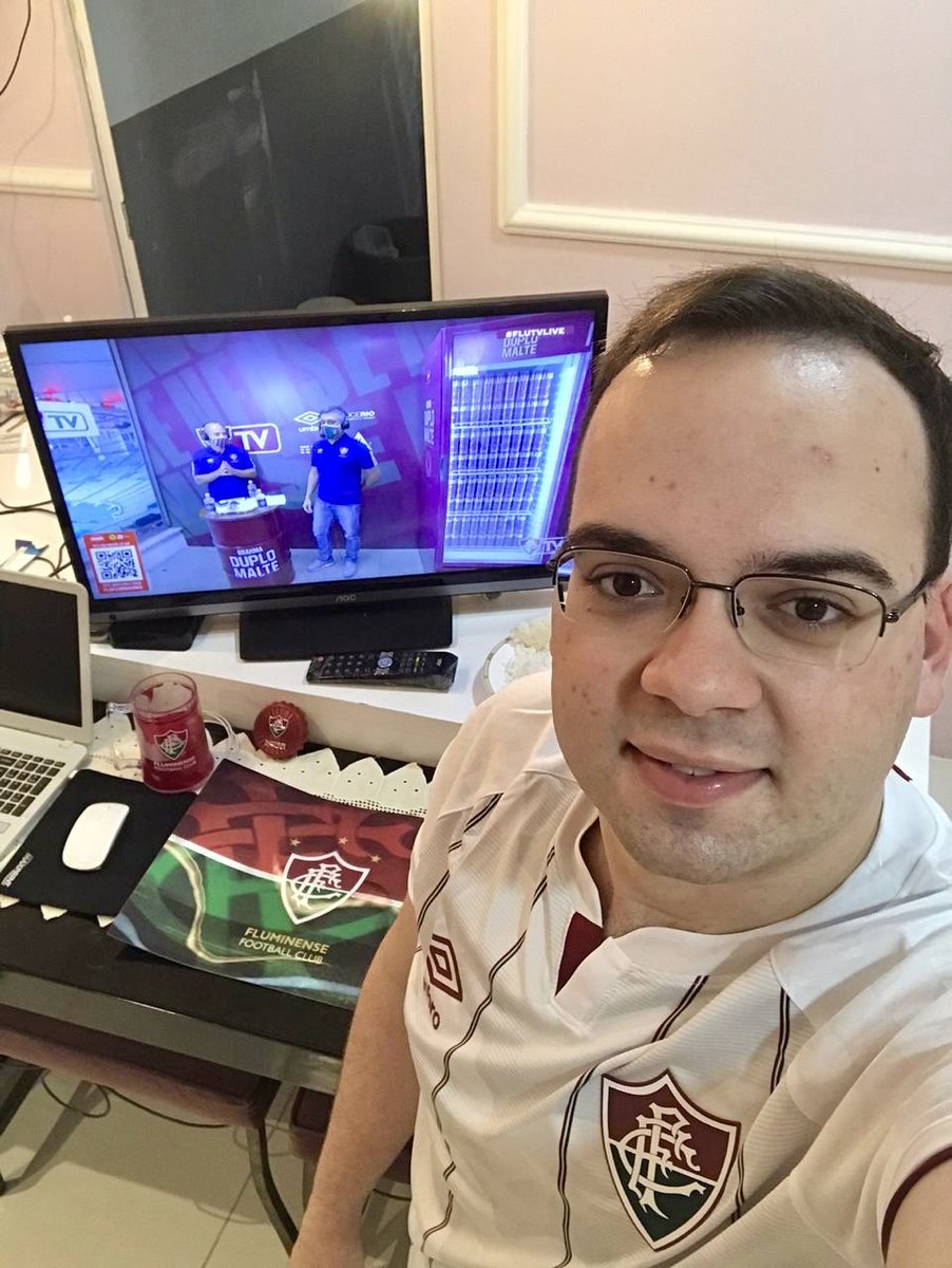 egbertomenescal's tweet photo. “Desde que eu nasci, te acompanhei
Fluminense eu sei, até a morte, contigo estarei
Haja o que houver
Onde quer que eu vá
Comigo vou levar
As cores que herdei
Verde branco e grená.”

#Flu118 https://t.co/ztedJfDwyu