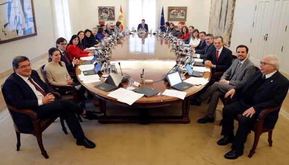 pablocast13's tweet photo. Dice Europa que toca recortar. Podrían empezar por aquí. https://t.co/dTGLxN0xqy