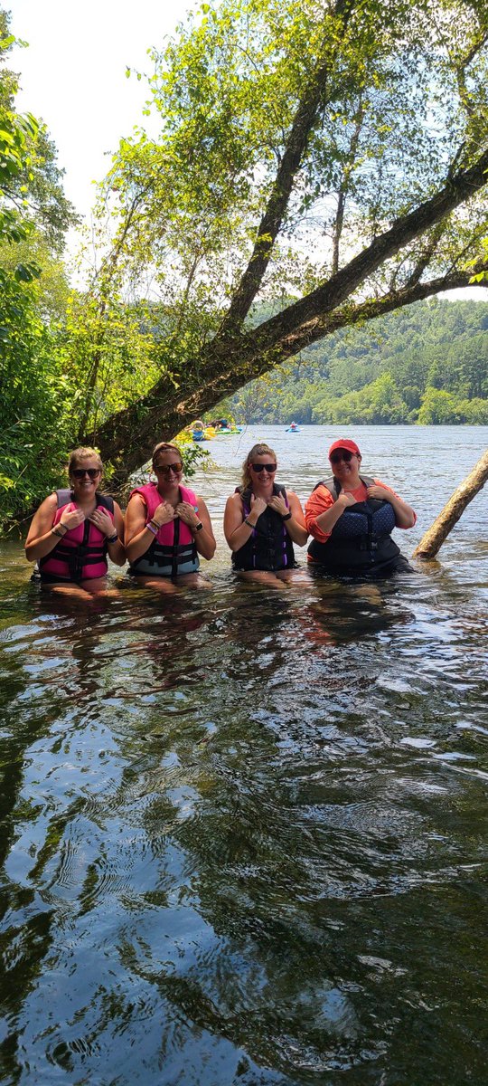Badger_Klawz's tweet photo. Had a great time in the duckies  Saturday on the Hiwassee. Thanks to Webb’s Brothers Outfitters. https://t.co/zklOTZiybe
