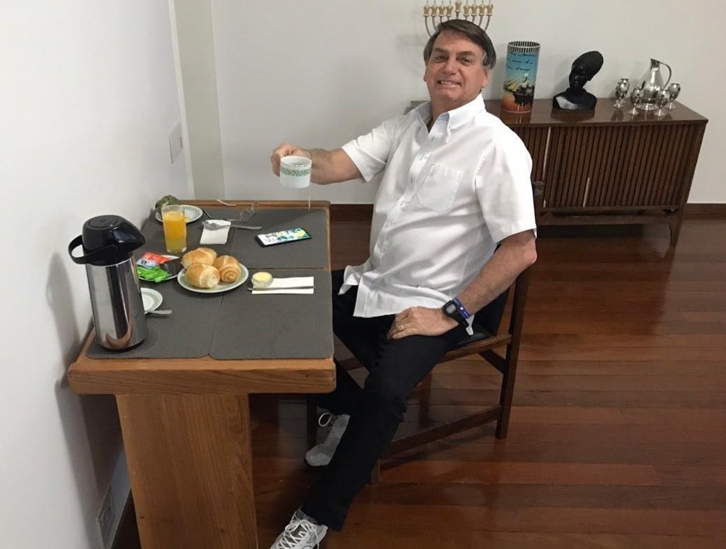 jairbolsonaro's tweet photo. - BOM DIA A TODOS. https://t.co/IN799WITEu